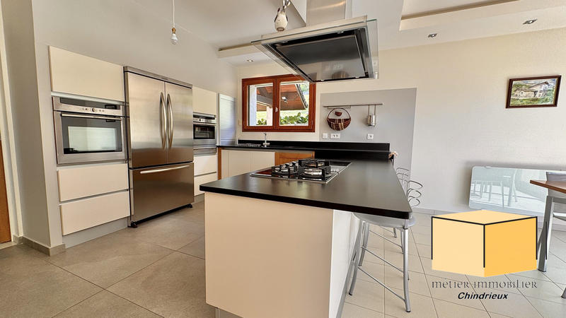 Villa - 166 m² - 6 pièces