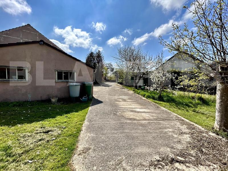 Maison traditionnelle - 90 m² - 5 pièces