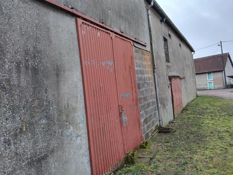 Maison - 882 m² - 8 pièces