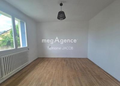 Maison - 90 m² - 6 pièces