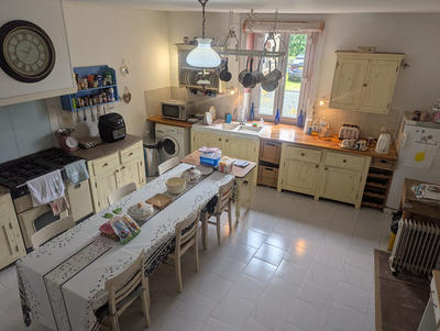 Maison - 238 m² - 8 pièces