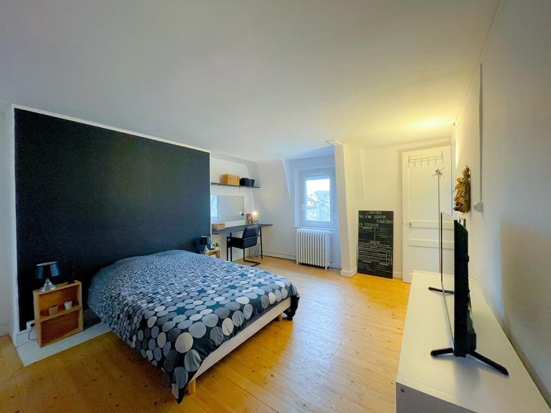 Maison - 228 m² - 7 pièces