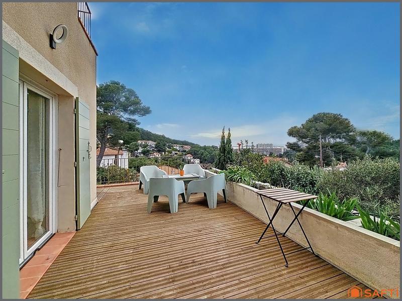 Maison - 250 m² - 9 pièces