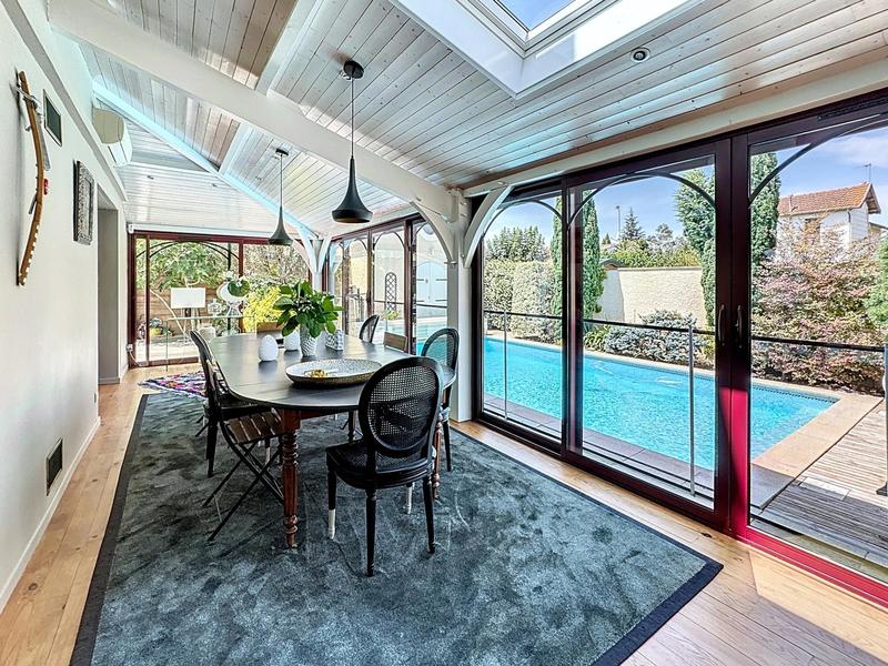 Maison - 186 m² - 7 pièces