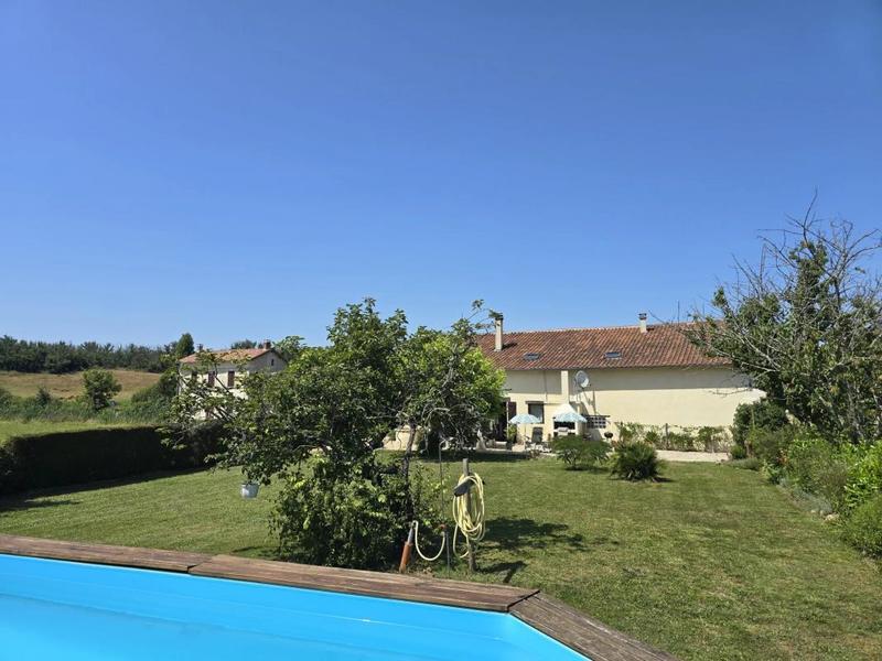 Appartement - 136 m² - 7 pièces