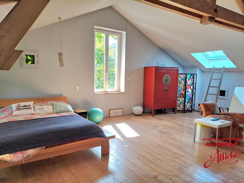 Maison - 283 m² - 6 pièces