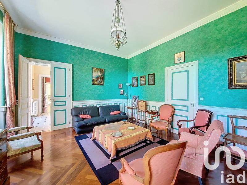 Maison - 607 m² - 22 pièces