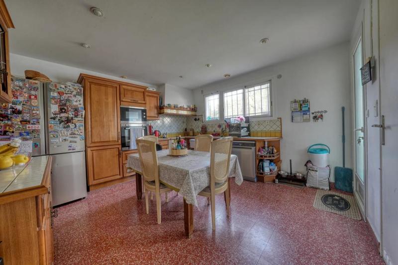 Maison - 330 m² - 12 pièces