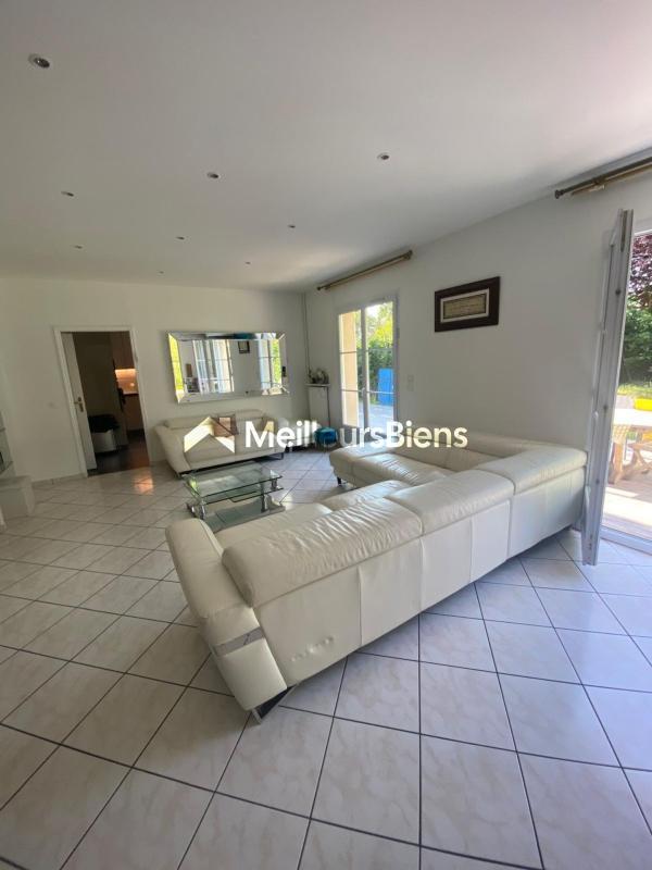 Maison - 216 m² - 6 pièces