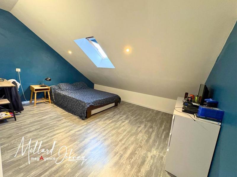 Maison - 204 m² - 9 pièces