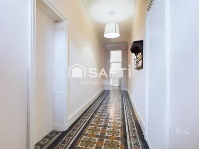 Maison - 304 m² - 7 pièces