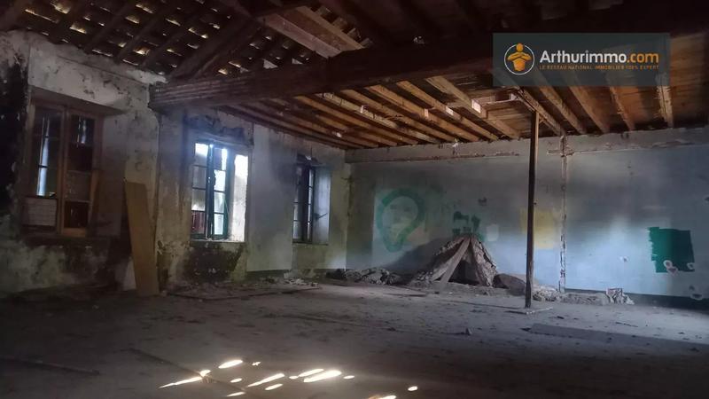 Maison - 1 286 m² - 10 pièces