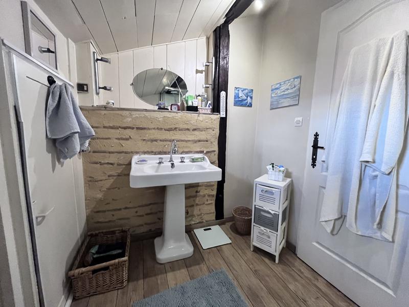 Maison traditionnelle - 240 m² - 6 pièces