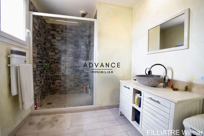 Maison - 210 m² - 5 pièces