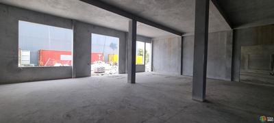 Local commercial - 600 m² - 1 pièce