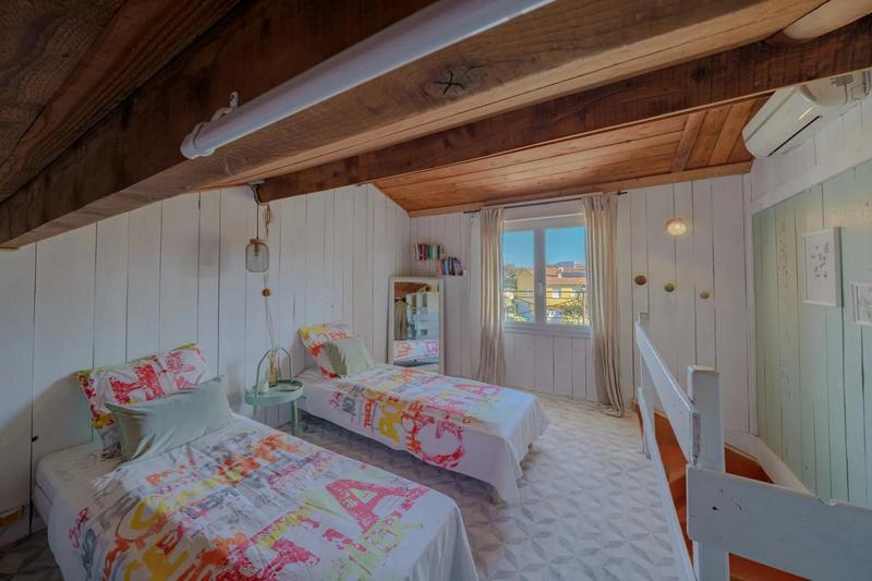 Maison - 350 m² - 6 pièces