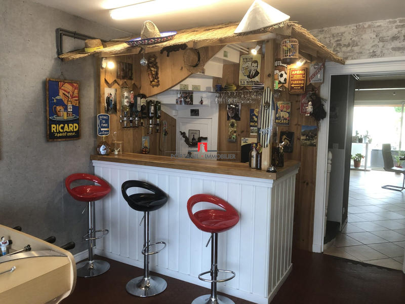 Maison - 223 m² - 6 pièces