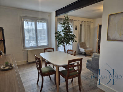 Maison traditionnelle - 83 m² - 4 pièces