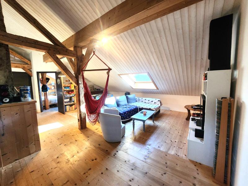 Maison - 250 m² - 8 pièces