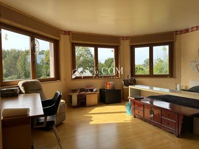 Maison - 211 m² - 6 pièces