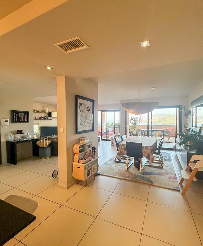 Appartement - 120 m² - 5 pièces