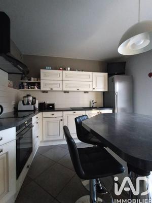 Maison - 210 m² - 6 pièces