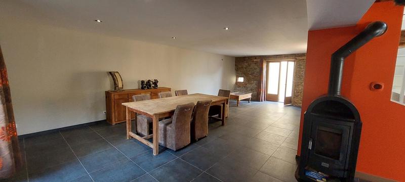 Maison - 220 m² - 6 pièces