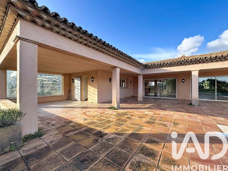 Maison - 400 m² - 10 pièces