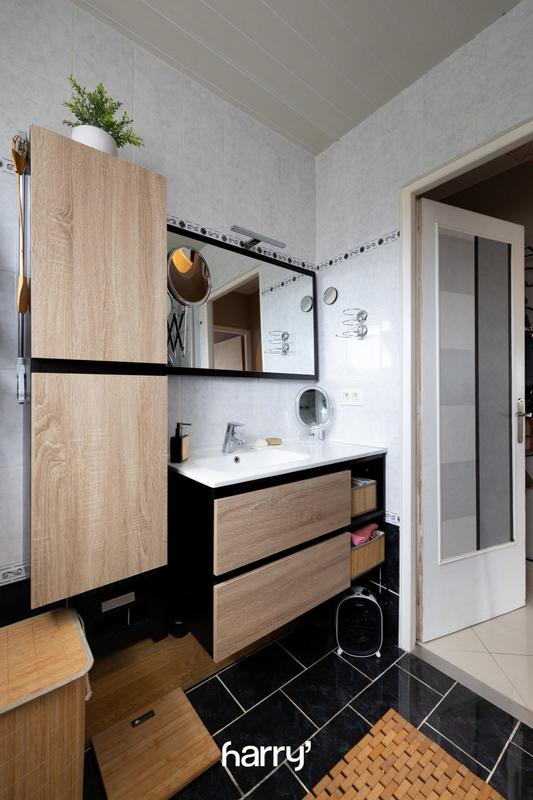 Appartement - 84 m² - 4 pièces