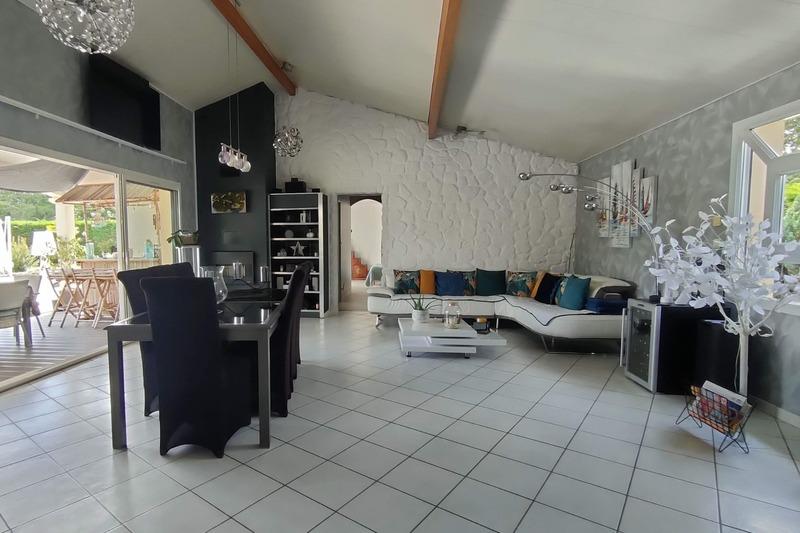 Maison - 200 m² - 6 pièces