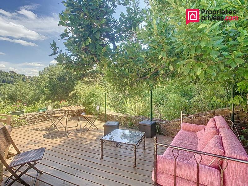 Maison - 265 m² - 10 pièces