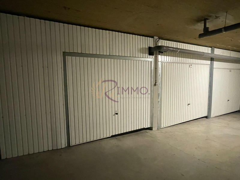 Parking / Garage - 12 m²