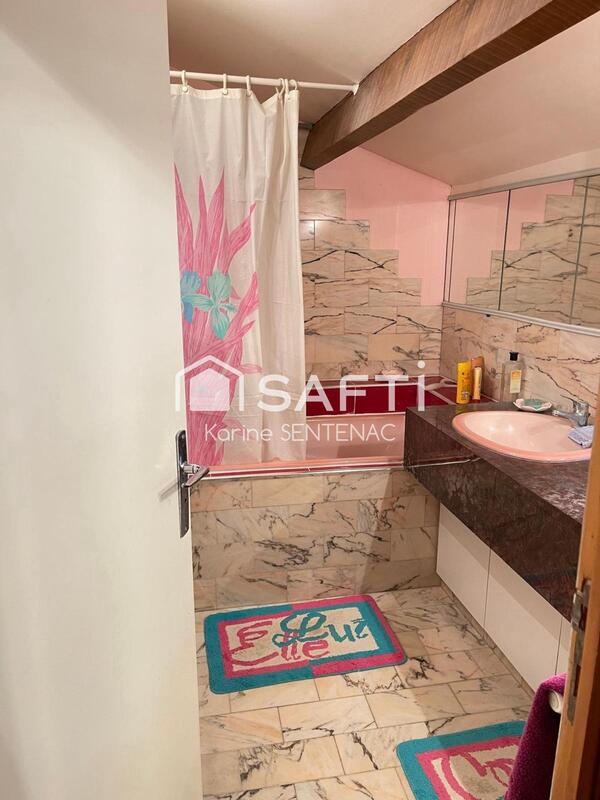 Maison - 157 m² - 9 pièces