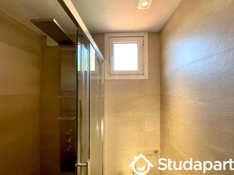 Chambre - 9 m² - 1 pièce