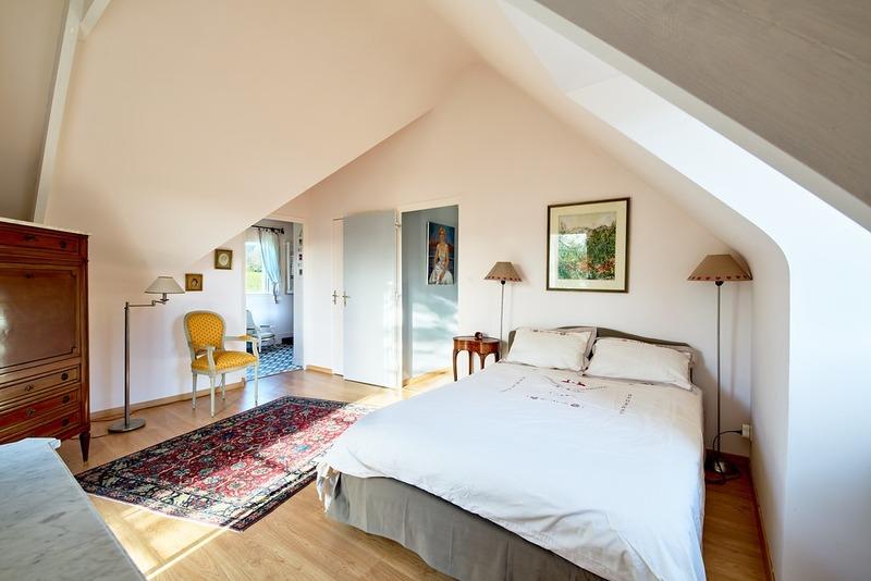 Maison - 210 m² - 8 pièces