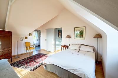 Maison - 210 m² - 8 pièces