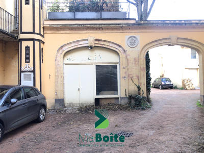 Local d'activités - 180 m² - 1 pièce