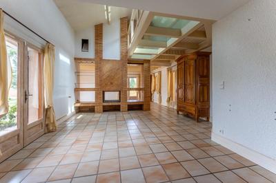 Maison traditionnelle - 215 m² - 7 pièces