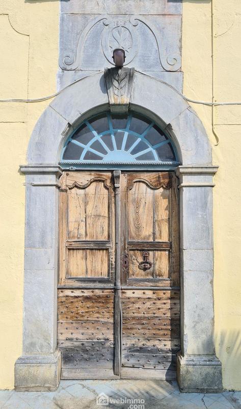 Maison - 324 m² - 10 pièces