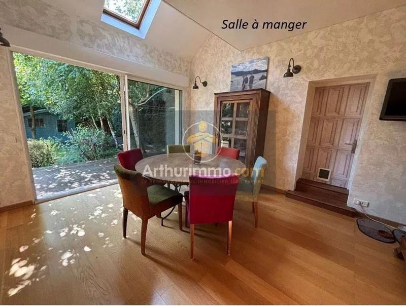 Maison - 186 m² - 8 pièces