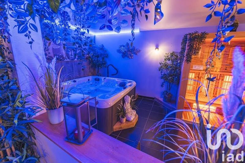 Maison - 469 m² - 12 pièces