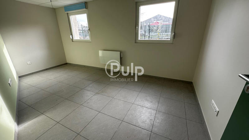 Bureau - 101 m² - 4 pièces