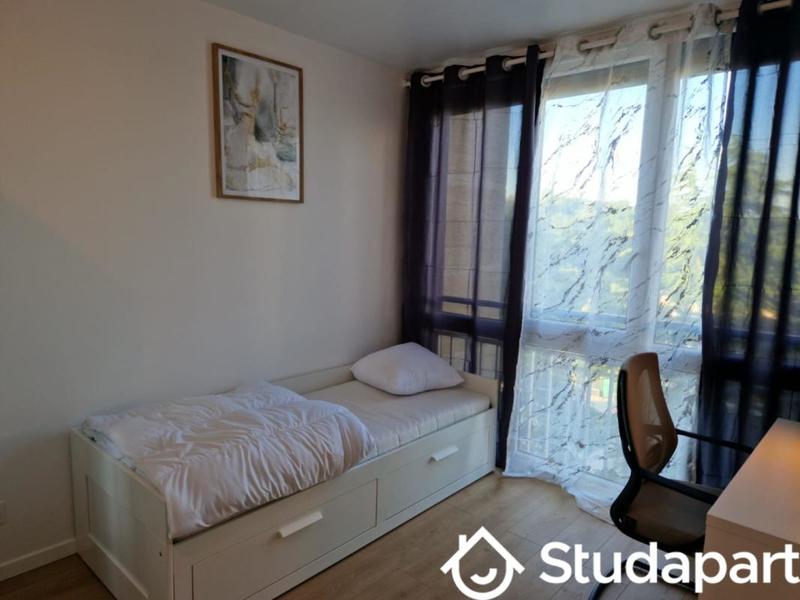 Chambre - 9 m² - 1 pièce