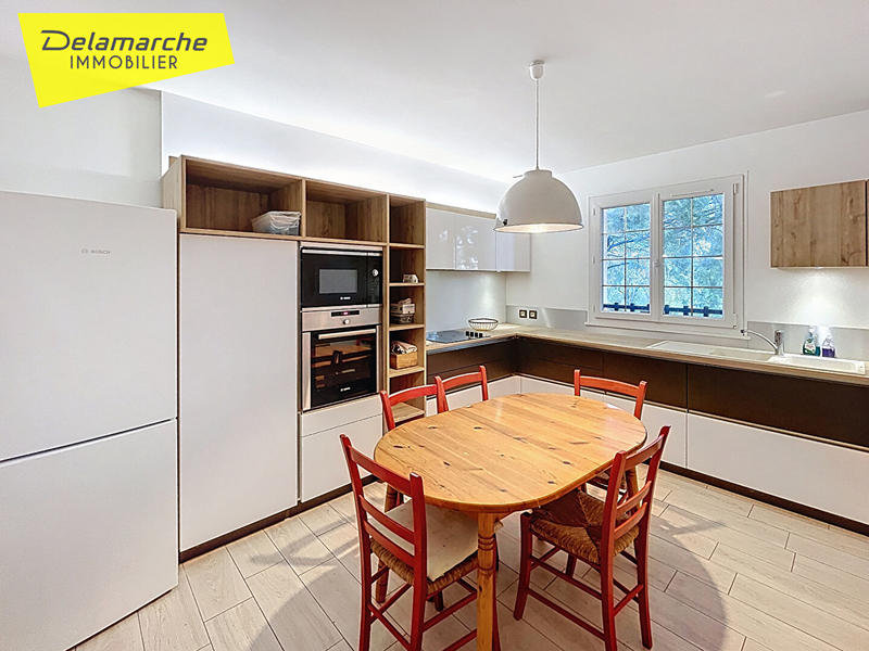 Maison - 195 m² - 9 pièces