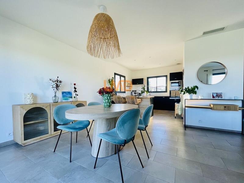 Maison - 104 m² - 4 pièces