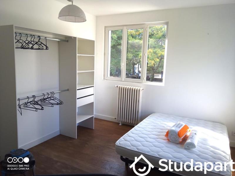 Chambre - 13 m² - 1 pièce