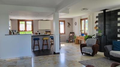 Maison - 225 m² - 7 pièces