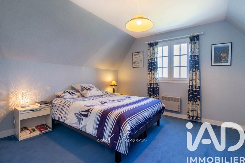 Maison - 246 m² - 9 pièces