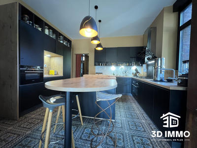 Maison - 325 m² - 14 pièces