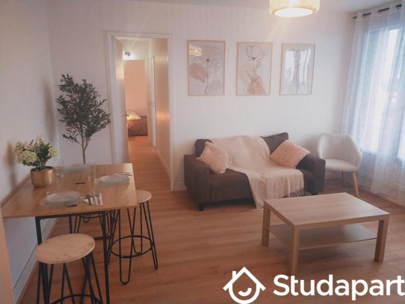 Chambre - 10 m² - 1 pièce